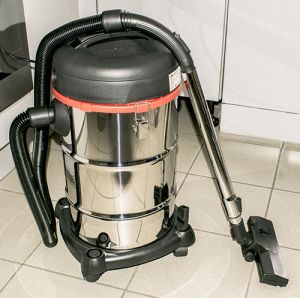 Nass-und Trockensauger 30L 1200W mit Feinstaub-&Kartuschenfilter